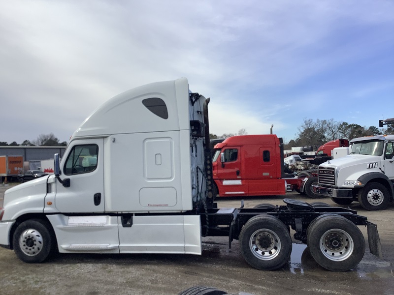 FREIGHTLINER Cascadia