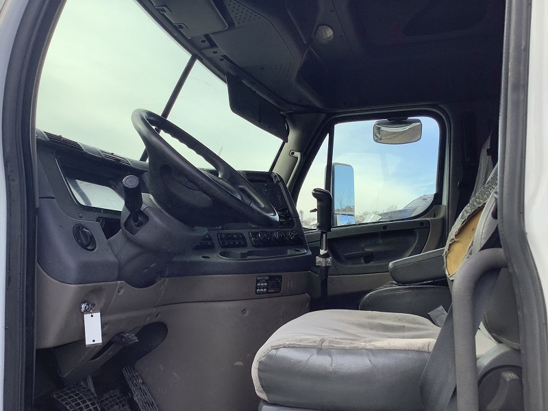 FREIGHTLINER Cascadia