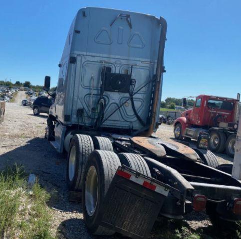 FREIGHTLINER CASCADIA 125