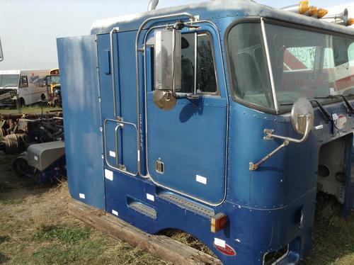 Peterbilt 362 COE