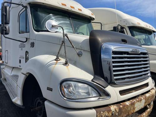 FREIGHTLINER COLUMBIA 120