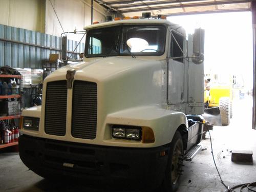 KENWORTH T400