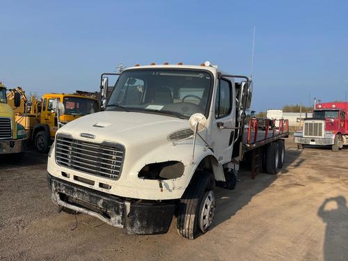 FREIGHTLINER M2 106