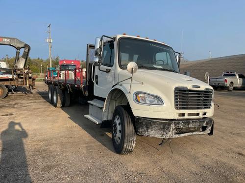 FREIGHTLINER M2 106