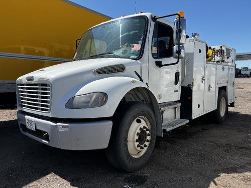 FREIGHTLINER M2 106