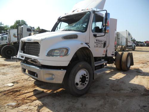 FREIGHTLINER M2