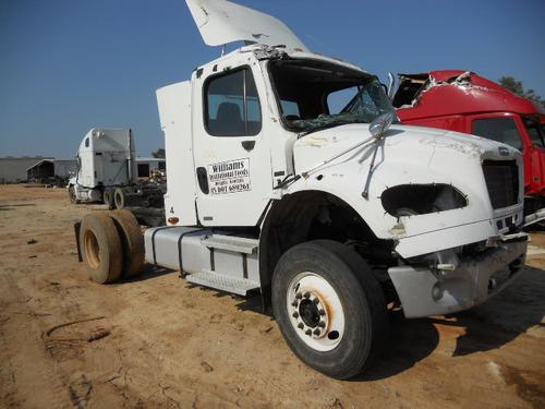 FREIGHTLINER M2