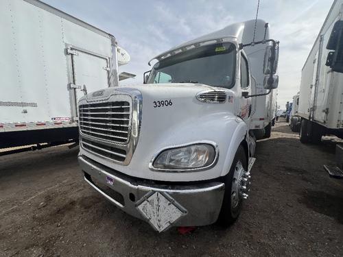 FREIGHTLINER M2 112