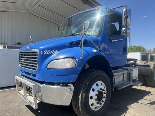 FREIGHTLINER M2 106