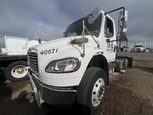 FREIGHTLINER M2 106