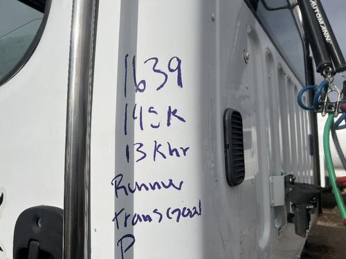 FREIGHTLINER M2 106