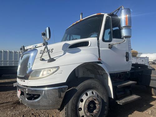 INTERNATIONAL 4400