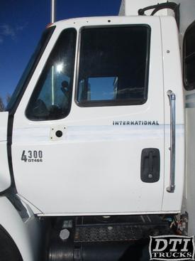 INTERNATIONAL 4300 Door Assembly, Front
