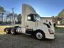 B & W  Truck Center Complete Vehicle VOLVO VNL